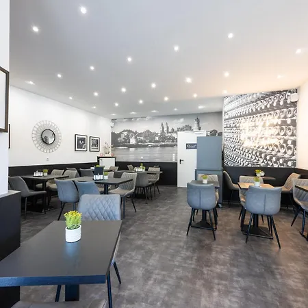 Panorama Rheinkrone מלון 3*