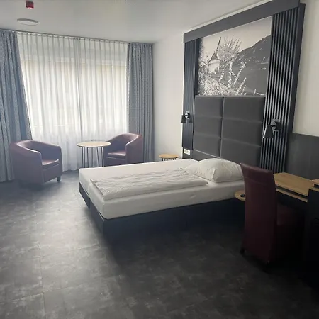 Отель Panorama Rheinkrone 3*